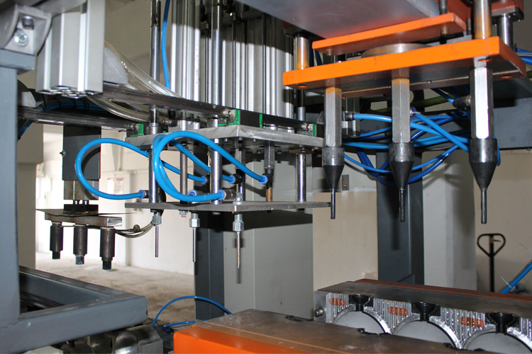 How to Install Plastic Blow Molding Machine Plant?